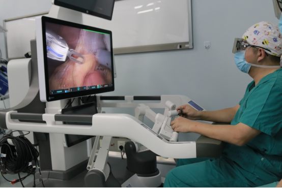 创伤小恢复快 南大苏州医院成功开展普外机器人微创手术