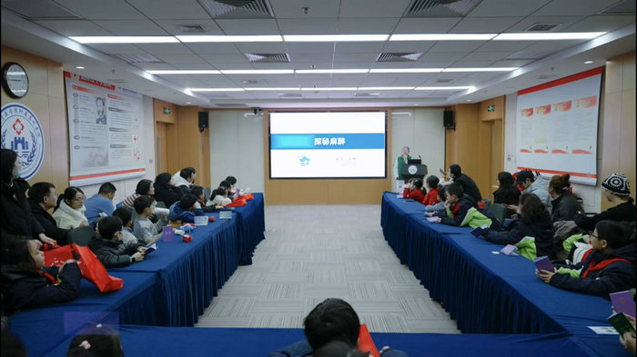 缤纷的冬日 我院麻醉学部开展科普探秘活动.jpg