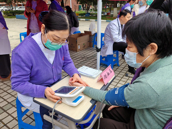 “苏州好人”高铁再施援手 彰显医者仁心2.jpg