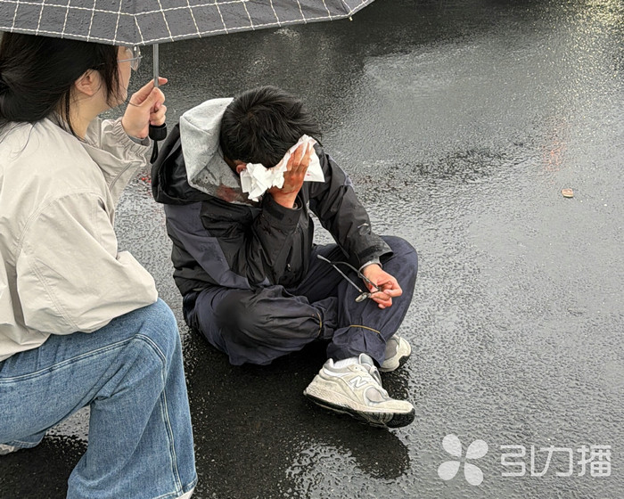 苏州日报社·引力播：路遇车祸，苏州护士挺身而出