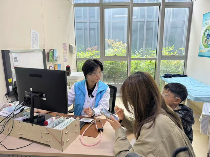 五一假期护未来 我院举办儿童生长发育骨龄义诊活动.jpg
