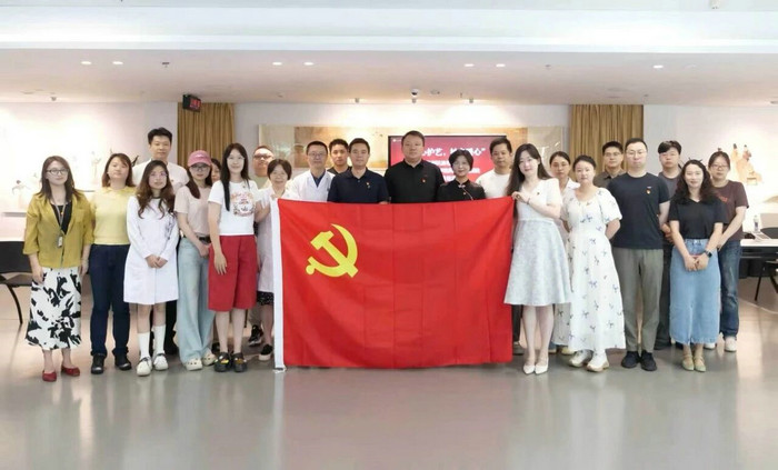 “仁心护艺，妙音暖心”——苏州民族管弦乐团与南大苏州医院开展党建共建活动.jpg