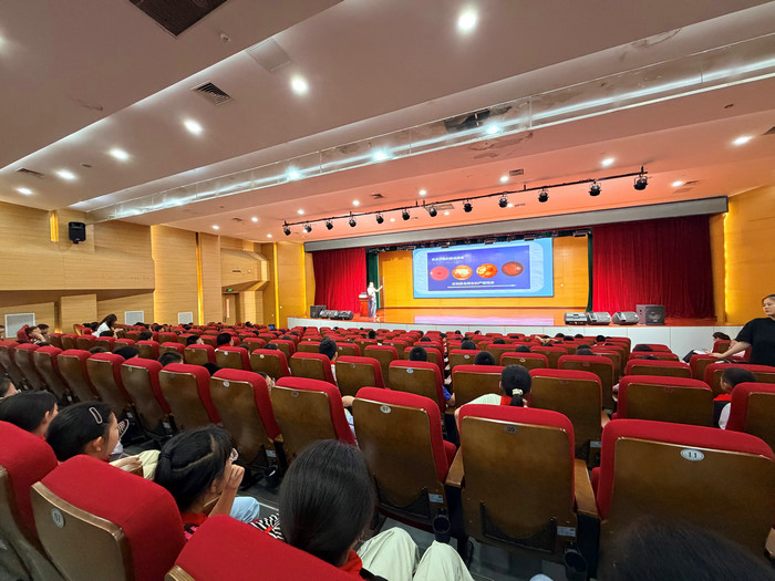南大苏州医院开展2026年“全国爱眼日”系列活动2.jpg