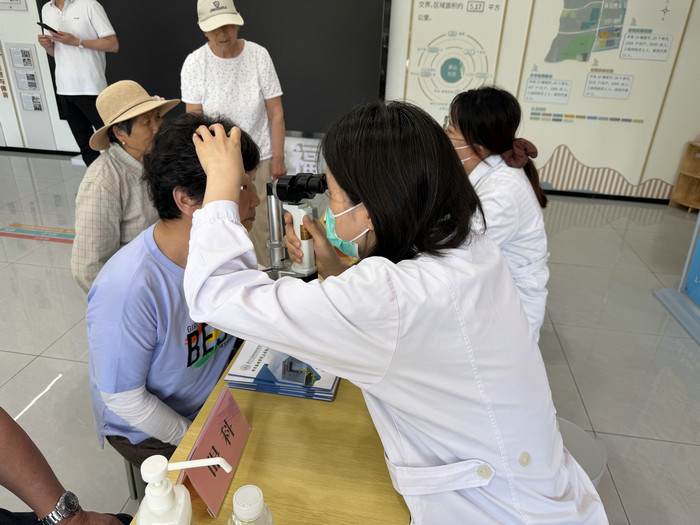 南大苏州医院开展2026年“全国爱眼日”系列活动3.jpg