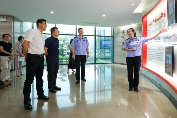 我院赴苏州高新区公安分局开展学习交流2.jpg 我院赴苏州高新区公安分局开展学习交流2.jpg