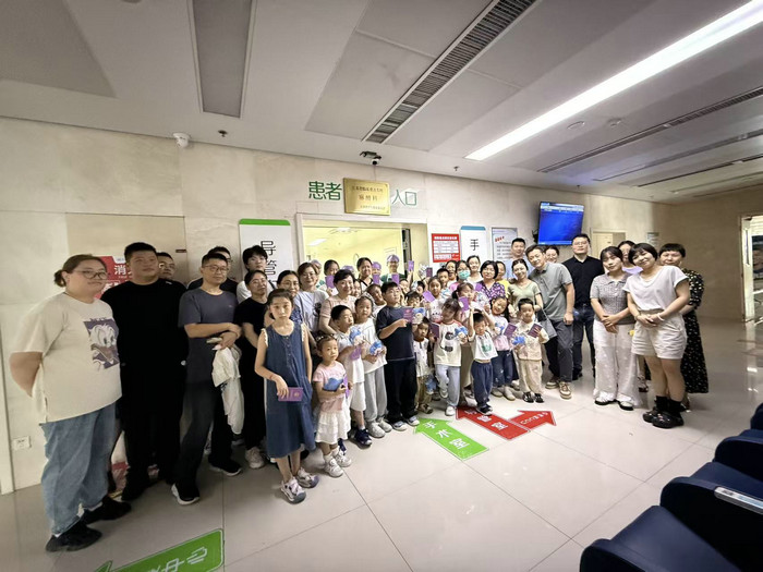 劳作运动 医学体验|我院开展2026医师节主题亲子互动活动5.jpg 劳作运动 医学体验|我院开展2026医师节主题亲子互动活动5.jpg