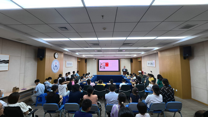 我院开展2026年中国医师节系列市民医学体验活动3.jpg 我院开展2026年中国医师节系列市民医学体验活动3.jpg