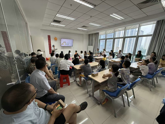 我院开展2026年中国医师节系列市民医学体验活动.jpg 我院开展2026年中国医师节系列市民医学体验活动.jpg