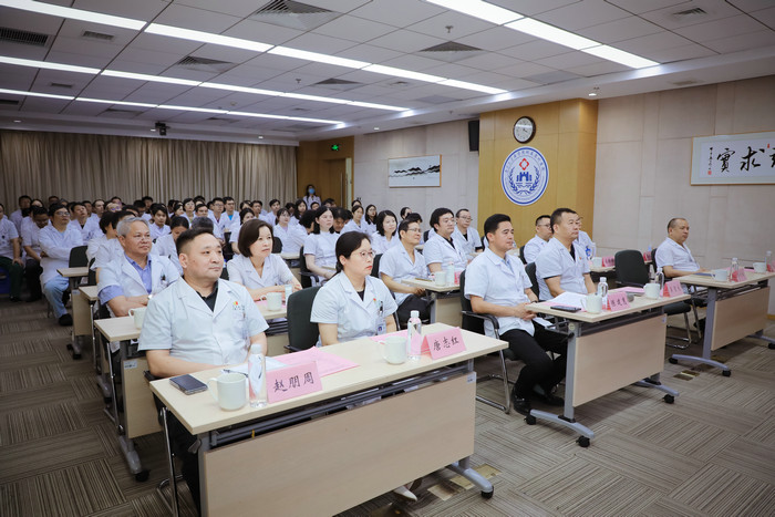 “铸魂强基 德高技精”我院举行2026年中国医师节主题学习会2.jpg “铸魂强基 德高技精”我院举行2026年中国医师节主题学习会2.jpg