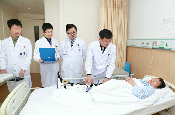 精研骨艺守初心 拼搏实干护安康 走进我院骨科3.png