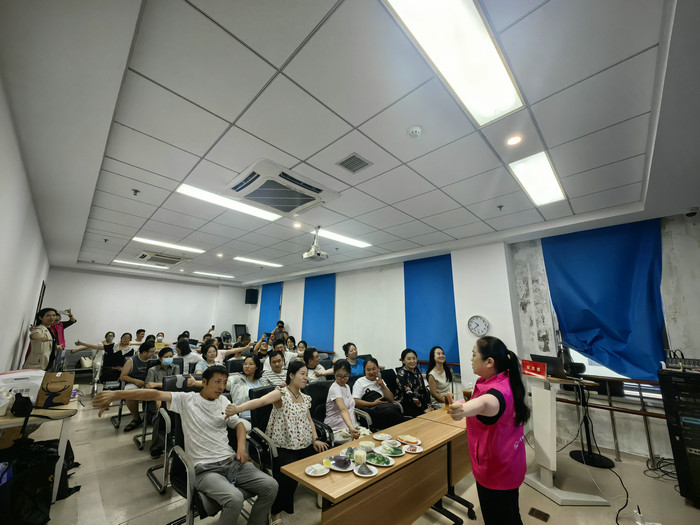 医护下沉社区,科学护航母胎 我院专业孕期健康服务送到居民家门口.jpg 医护下沉社区,科学护航母胎 我院专业孕期健康服务送到居民家门口.jpg