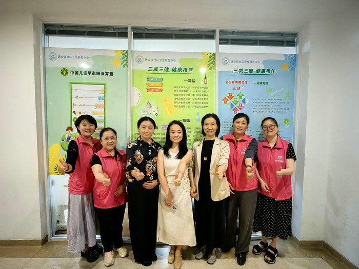 医护下沉社区,科学护航母胎 我院专业孕期健康服务送到居民家门口2.jpg 医护下沉社区,科学护航母胎 我院专业孕期健康服务送到居民家门口2.jpg